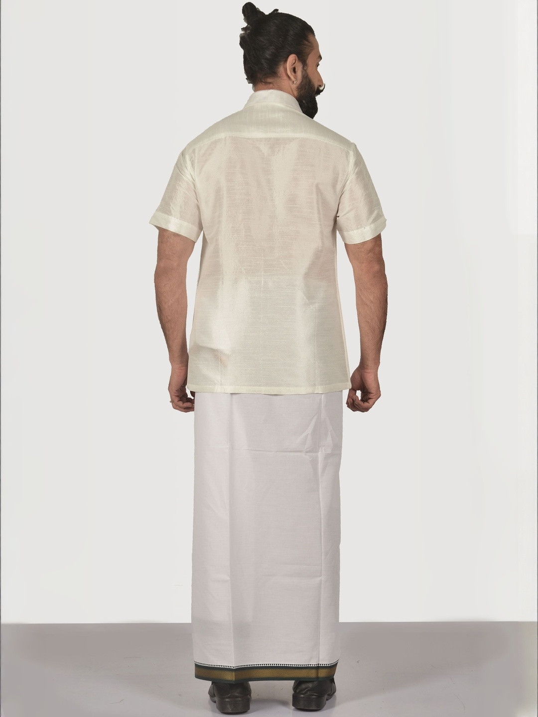 Karnam Men White Silk Standard Casual Button-Down Collar Shirt