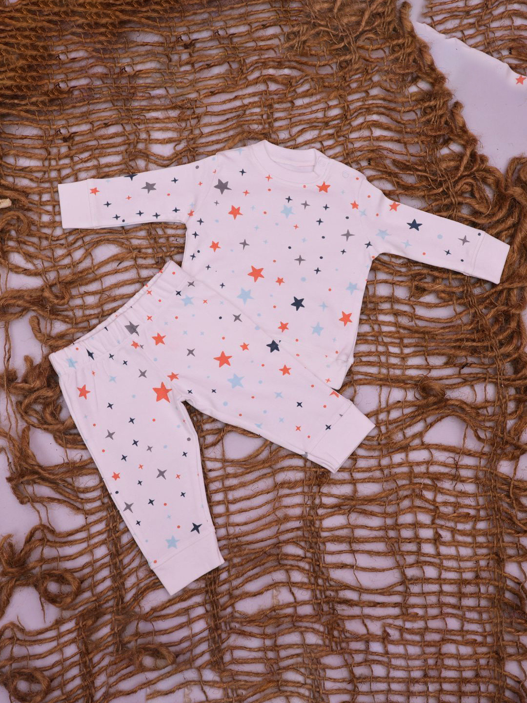 Tinihuggs Kids Geometric Printed Round Neck Pure Cotton T-shirt & Trousers Clothing Set