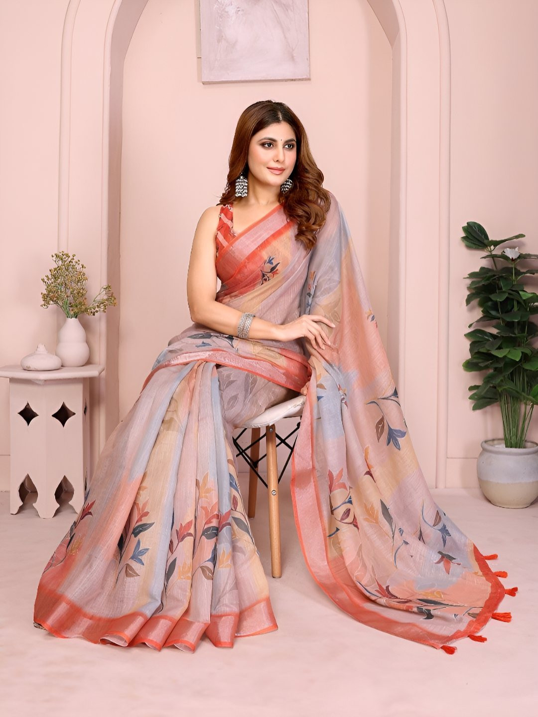 GAYATRI PATEL Floral Printed Saree With Woven Design Border