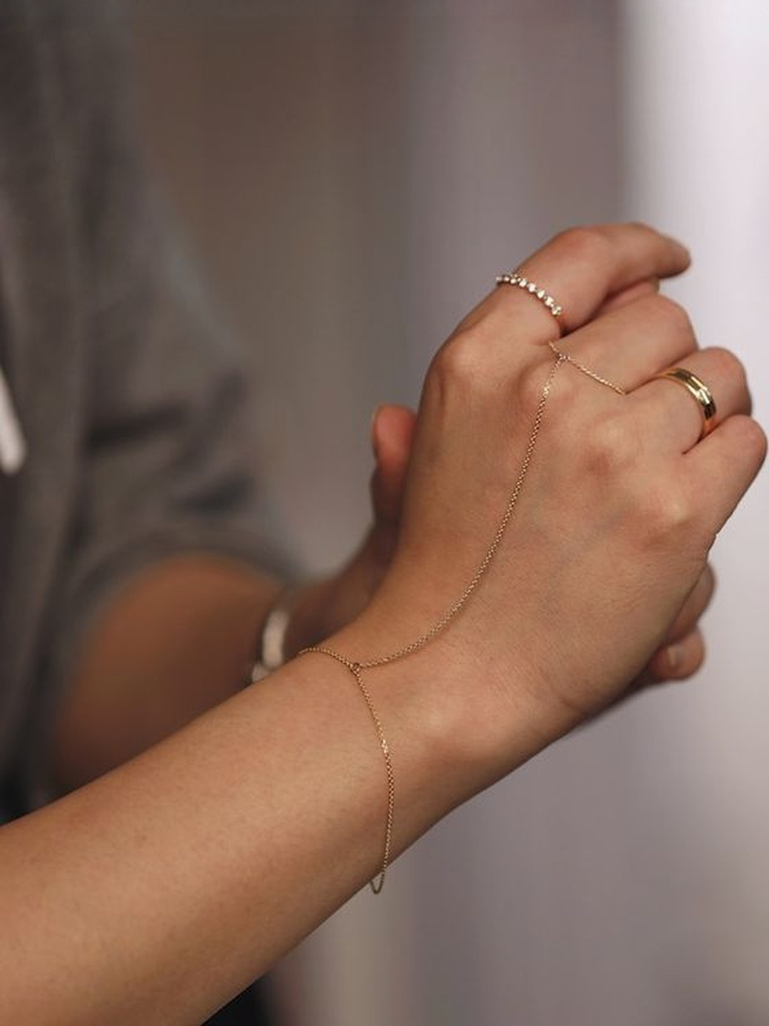 ReNi Women Brass Gold-Plated One Finger Ring Link Bracelet