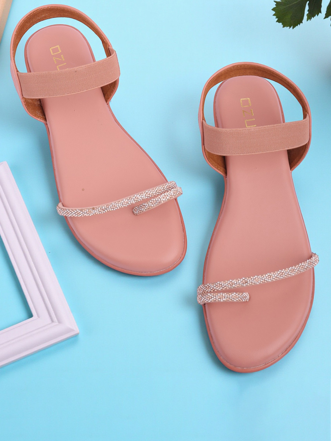 Ozuri Women 12500 Embellished One Toe Flats