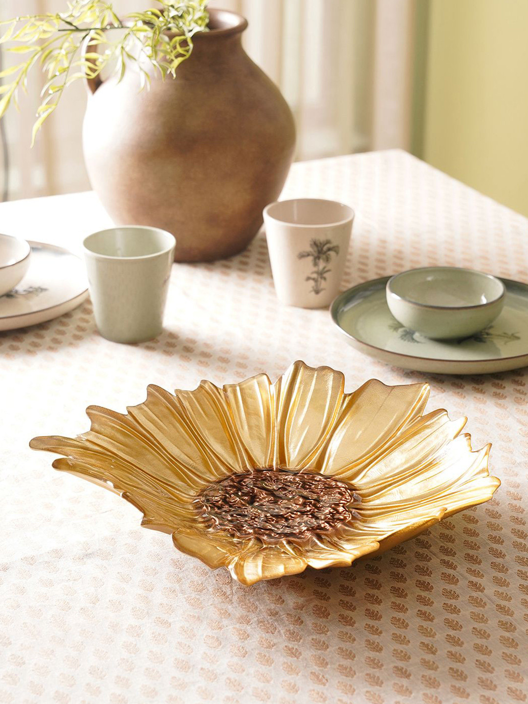 Pure Home and Living Gold-Toned & Brown Flower Glass Food Platter