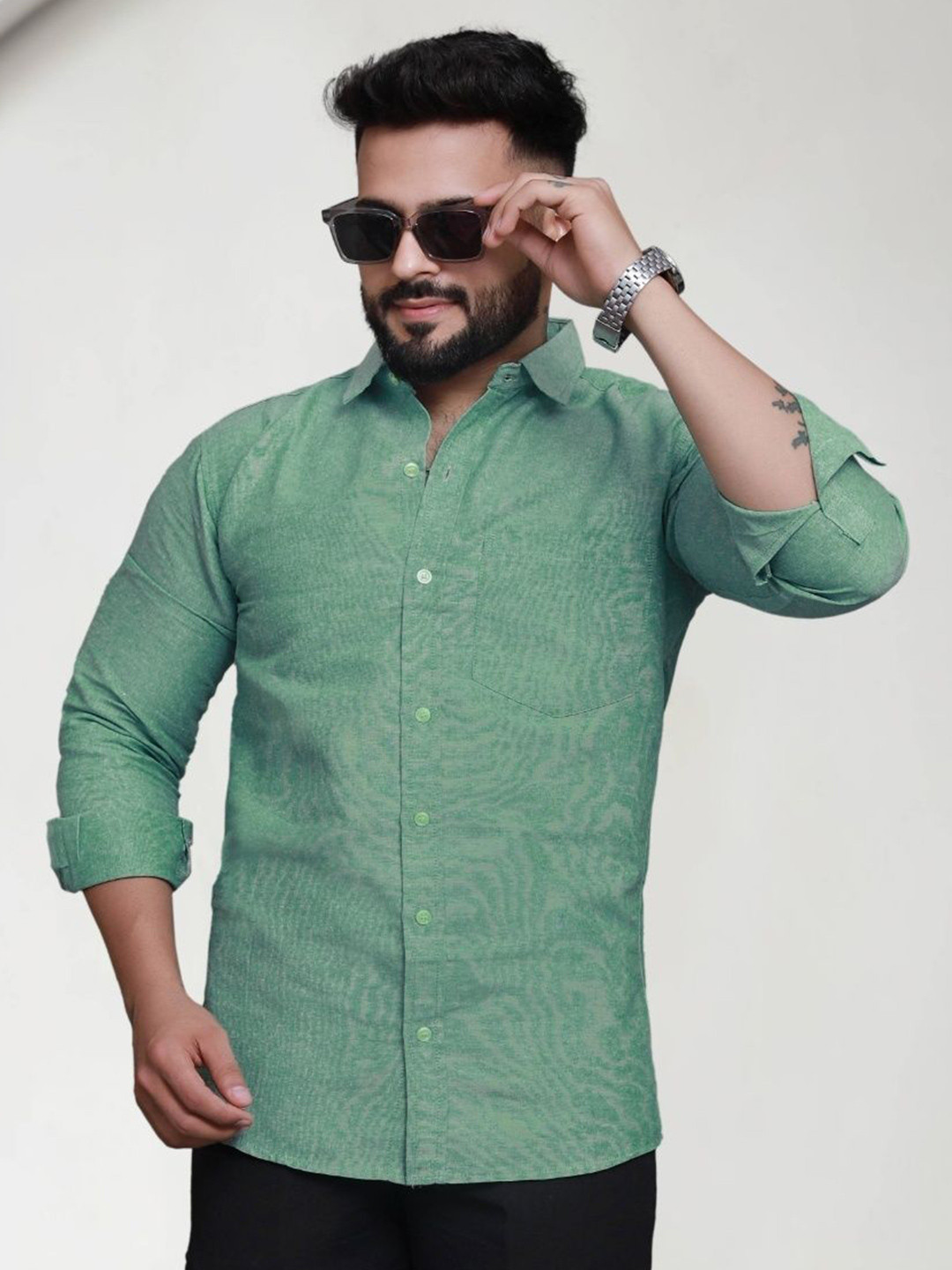 RAI's Men Comfort Fit Solid Spread Collar Casual Shirt