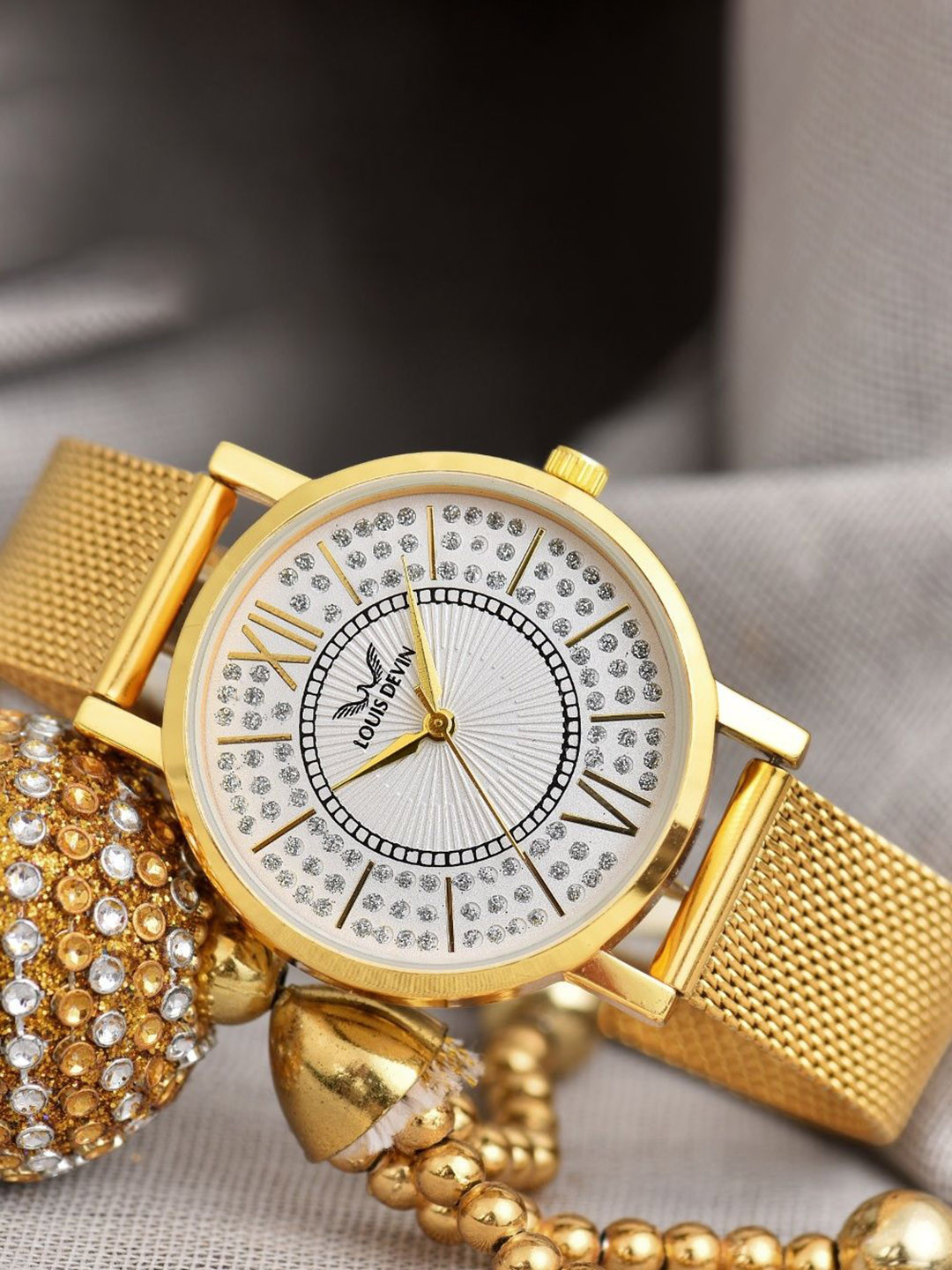 LOUIS DEVIN Women Dial & Stainless Steel Straps Analogue Watch LD-GLD196-WHTGLD.