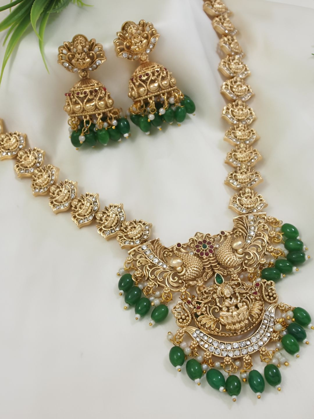 SGA FASHION Gold-Plated Artificial Stones Studded & Pearls Beaded Necklace With Earrings