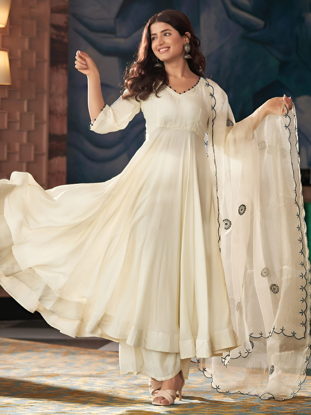 Brand Hill Ethnic Motifs Tiered V-Neck Thread Work Kurta With Palazzos & Dupatta