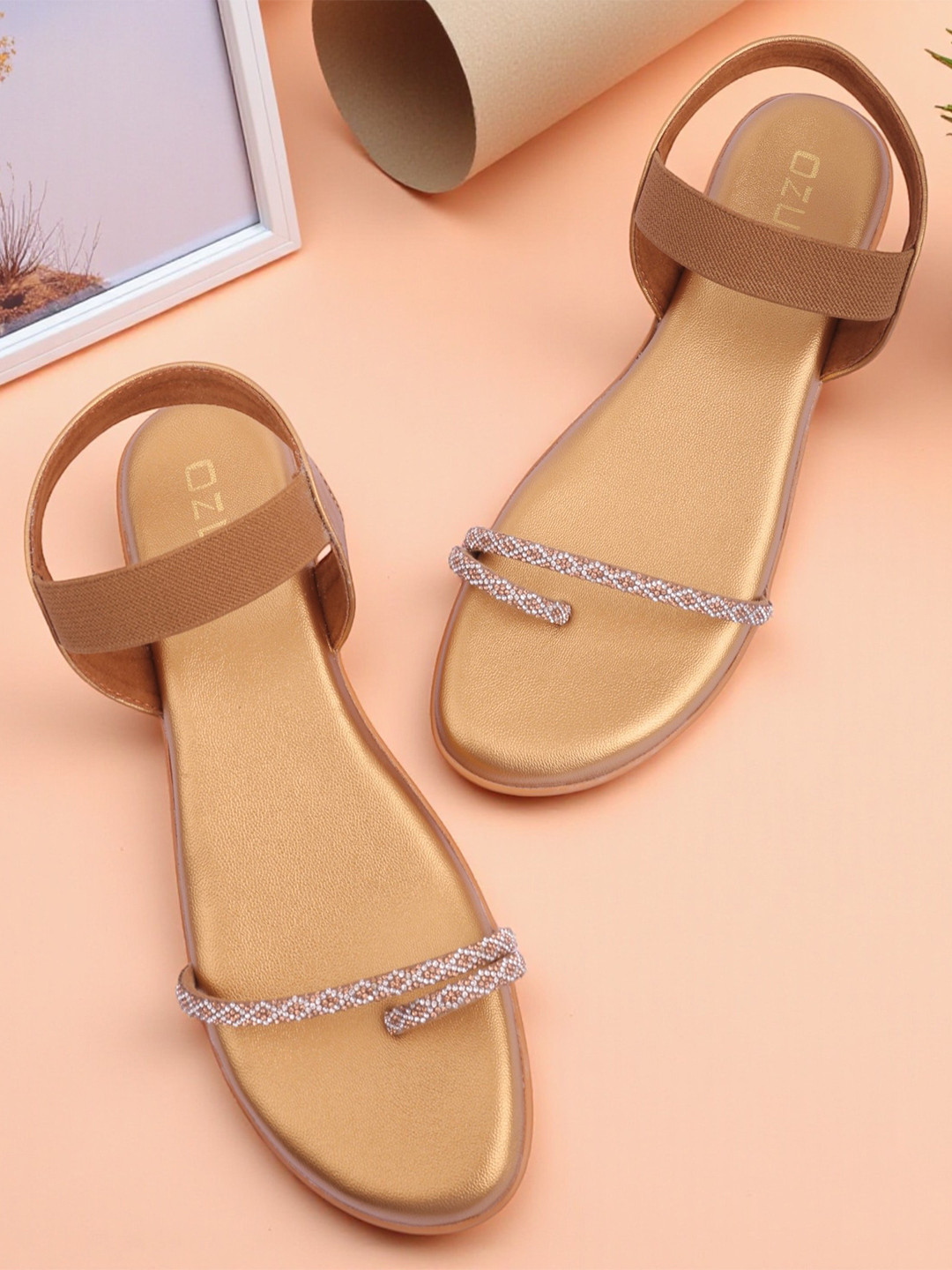 Ozuri Women Embellished Metallic One Toe Flats