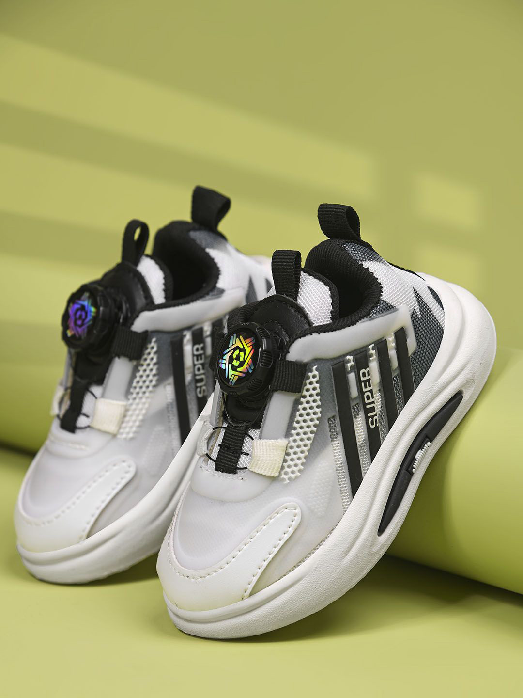 Crazyly Boys Colourblocked Round Toe Slip-On Running Sports Shoes