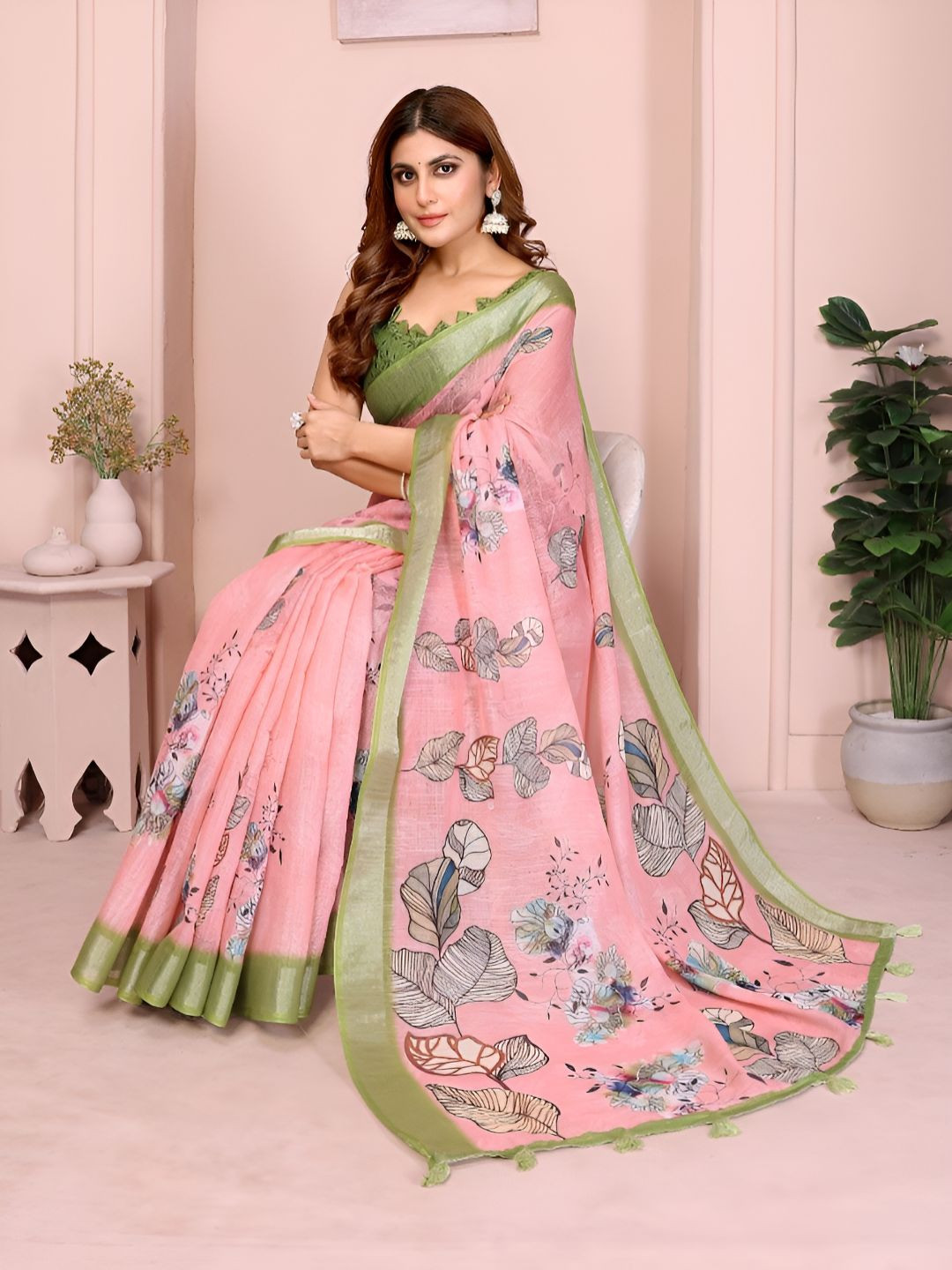 GAYATRI PATEL Floral Printed Zari Saree With Unstitched Blouse Piece