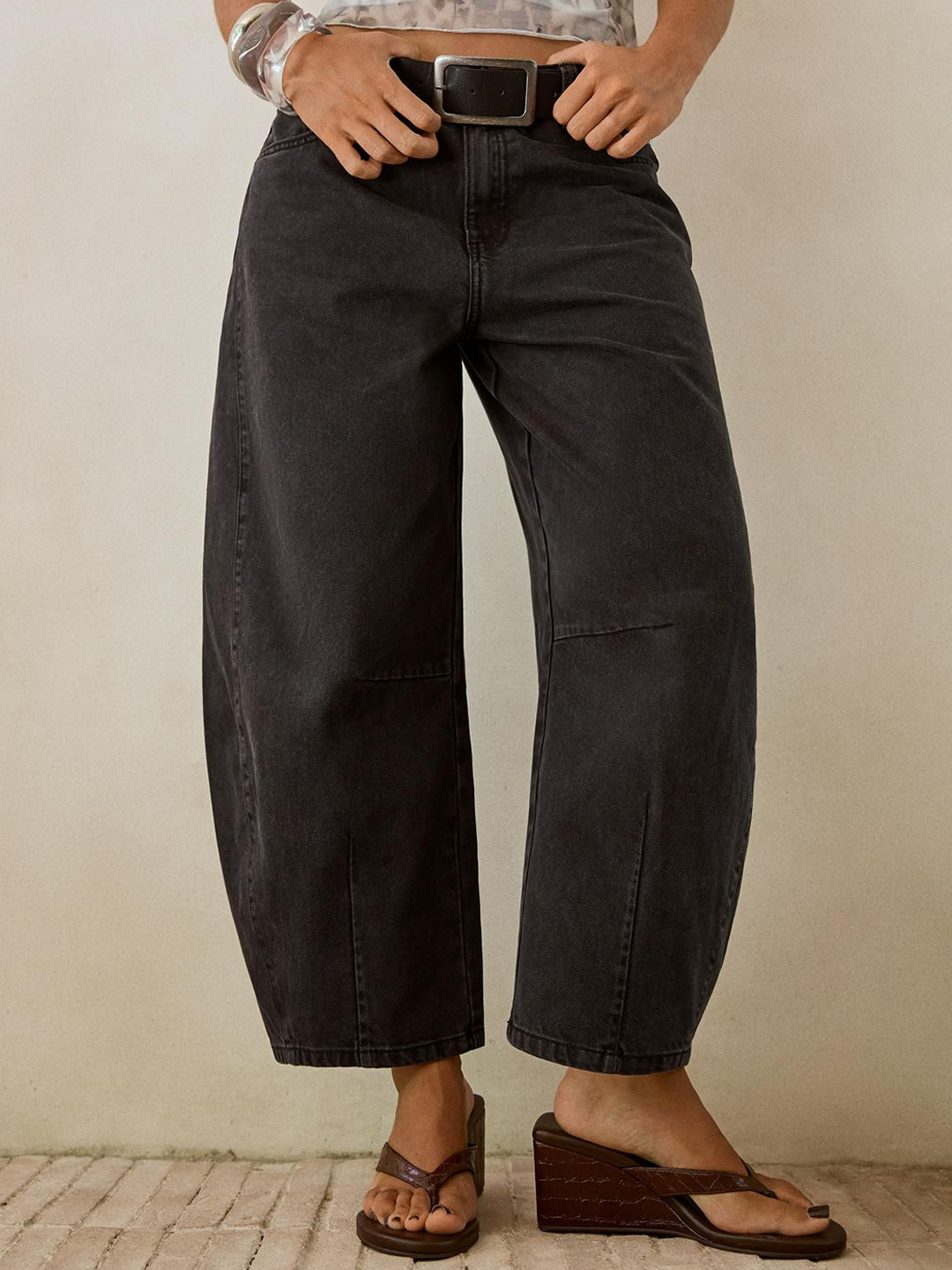 Bershka Women Regular Fit Mid-Rise Flat-Front Cotton Regular Trousers