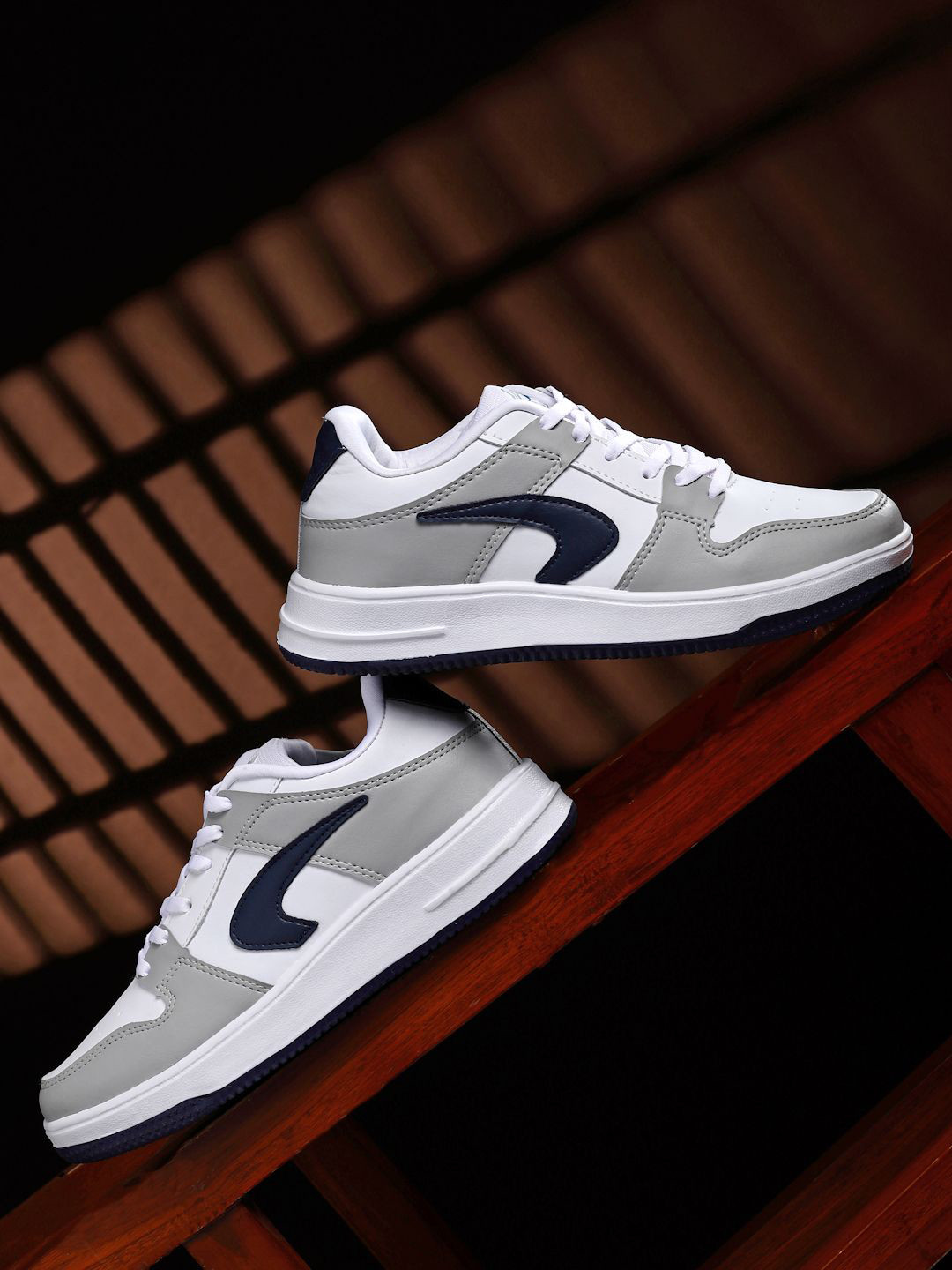 WELCOME Men Colourblocked Round Toe Lace-Ups Sneakers