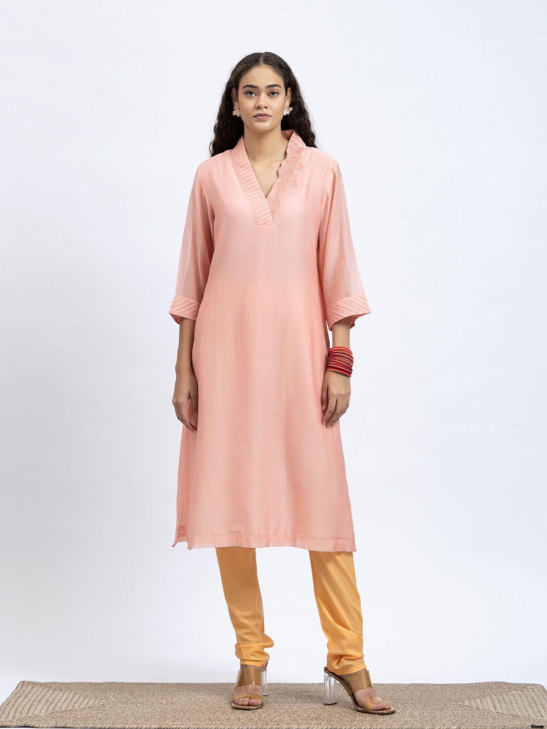SMRITI GUPTA Women Floral Embroidered Daily Straight Kurta