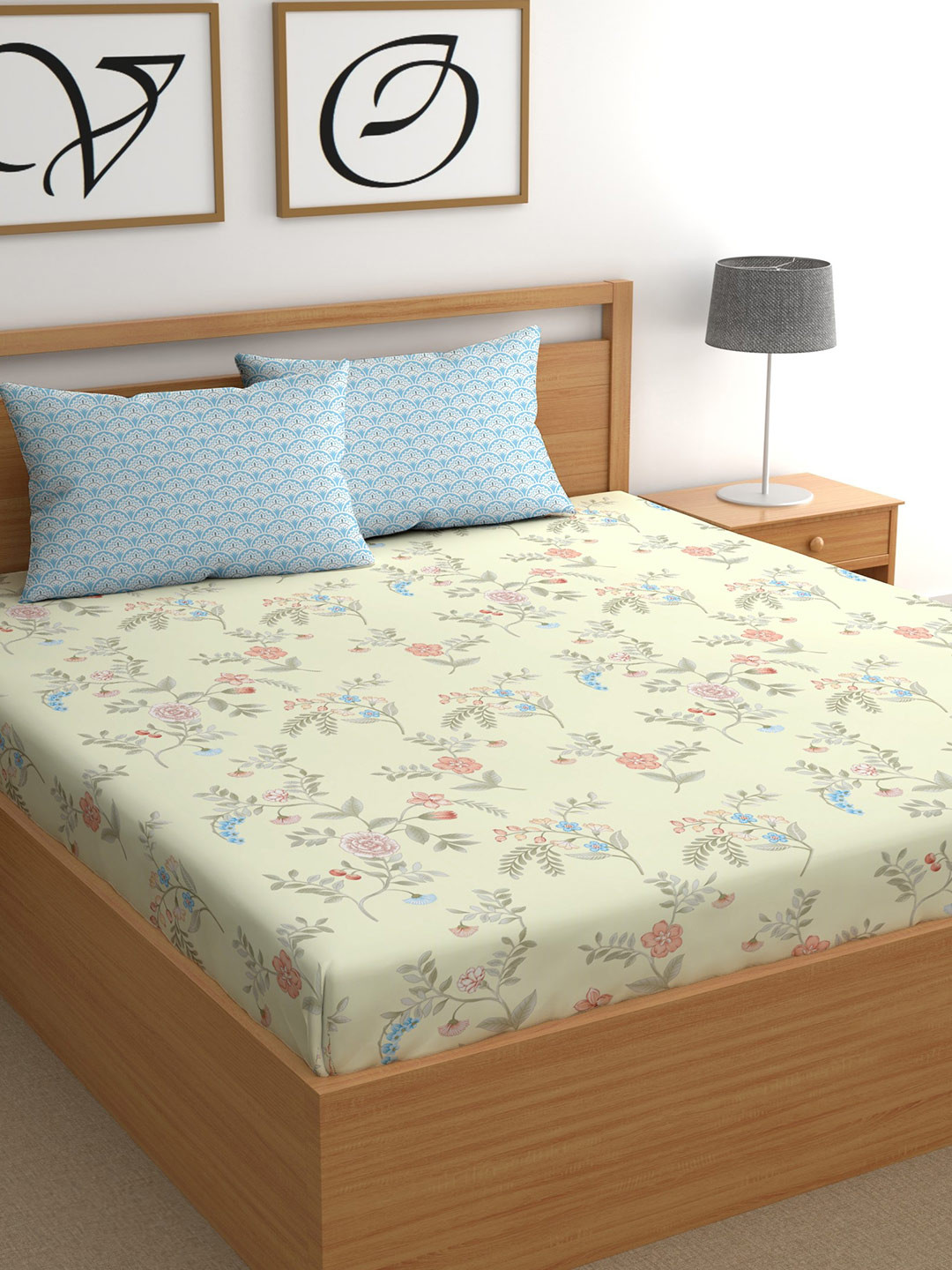 CHHAVI INDIA Beige Floral Printed 210 TC Microfiber King Bedsheet Set 2.75 cm x 2.50 cm