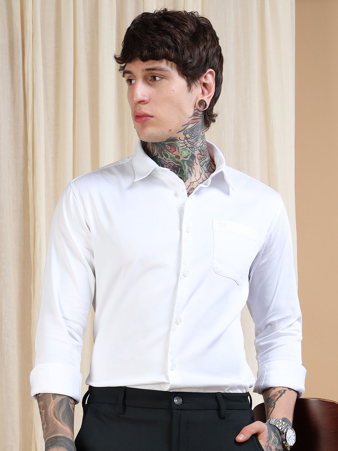 RIGS AND RAGS Men New Fit Solid Spread Collar Casual Shirt