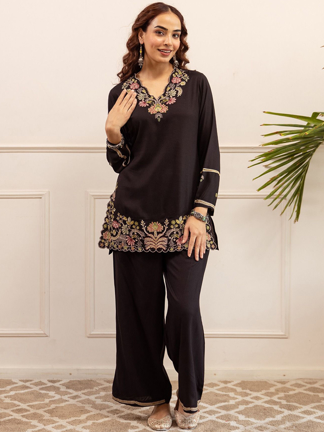 AUTUMN LANE Stravi jade Embroidery V Neck Tunic With Trousers Co-Ords