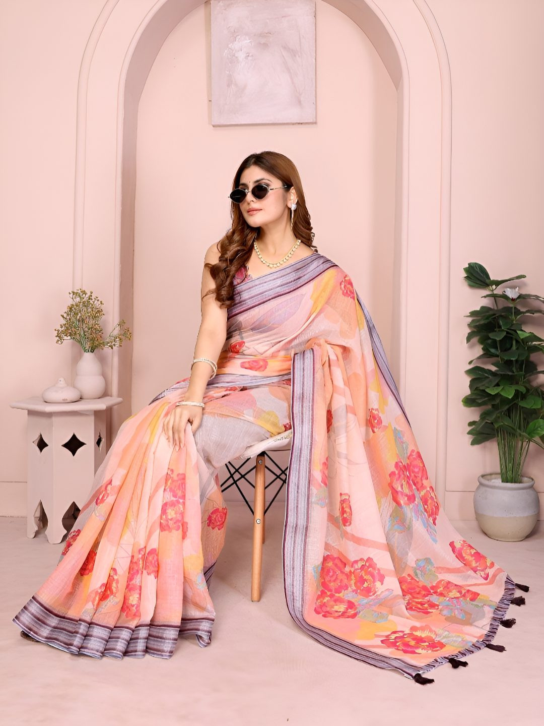 RITABEN HARESHBHAI BHALIYA Women Peach Floral Printed Saree