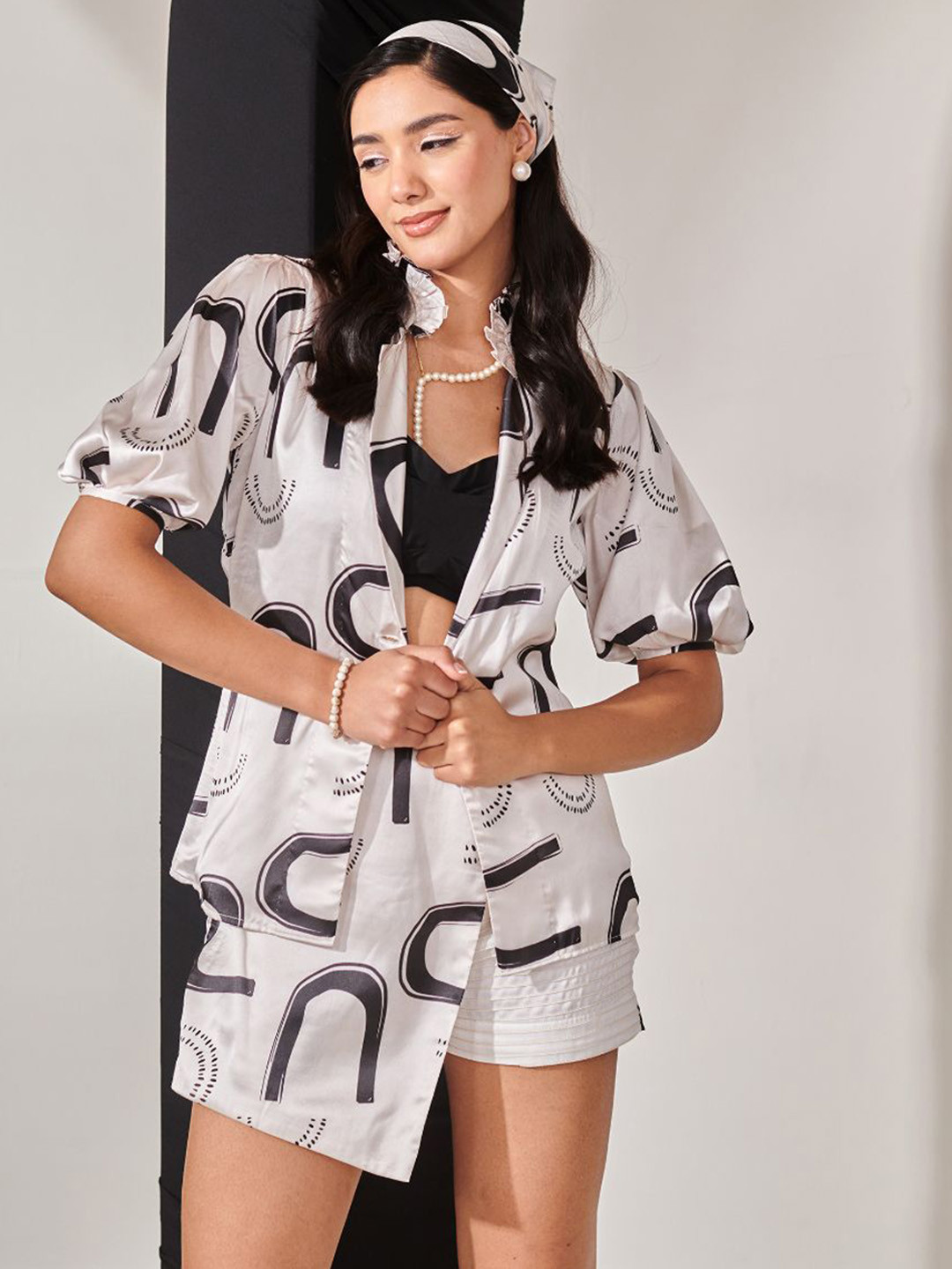 LOVEPRASHA Women Abstract Printed Twisted Shorts