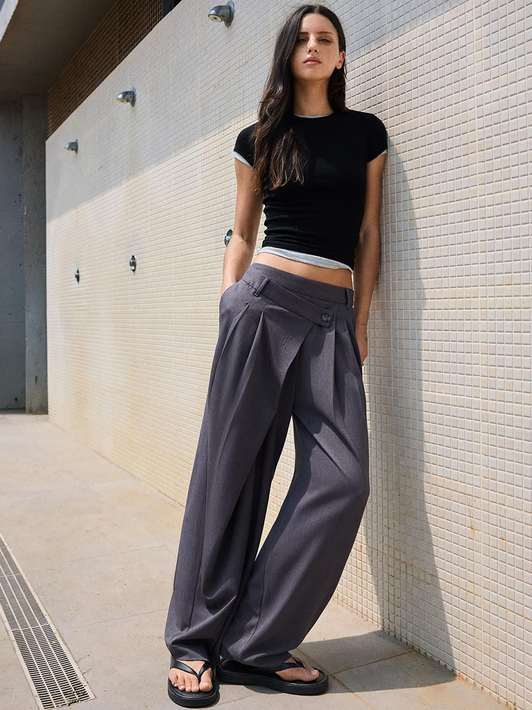 Bershka Women Mid-Rise Chinos Trousers with Crossover Waist