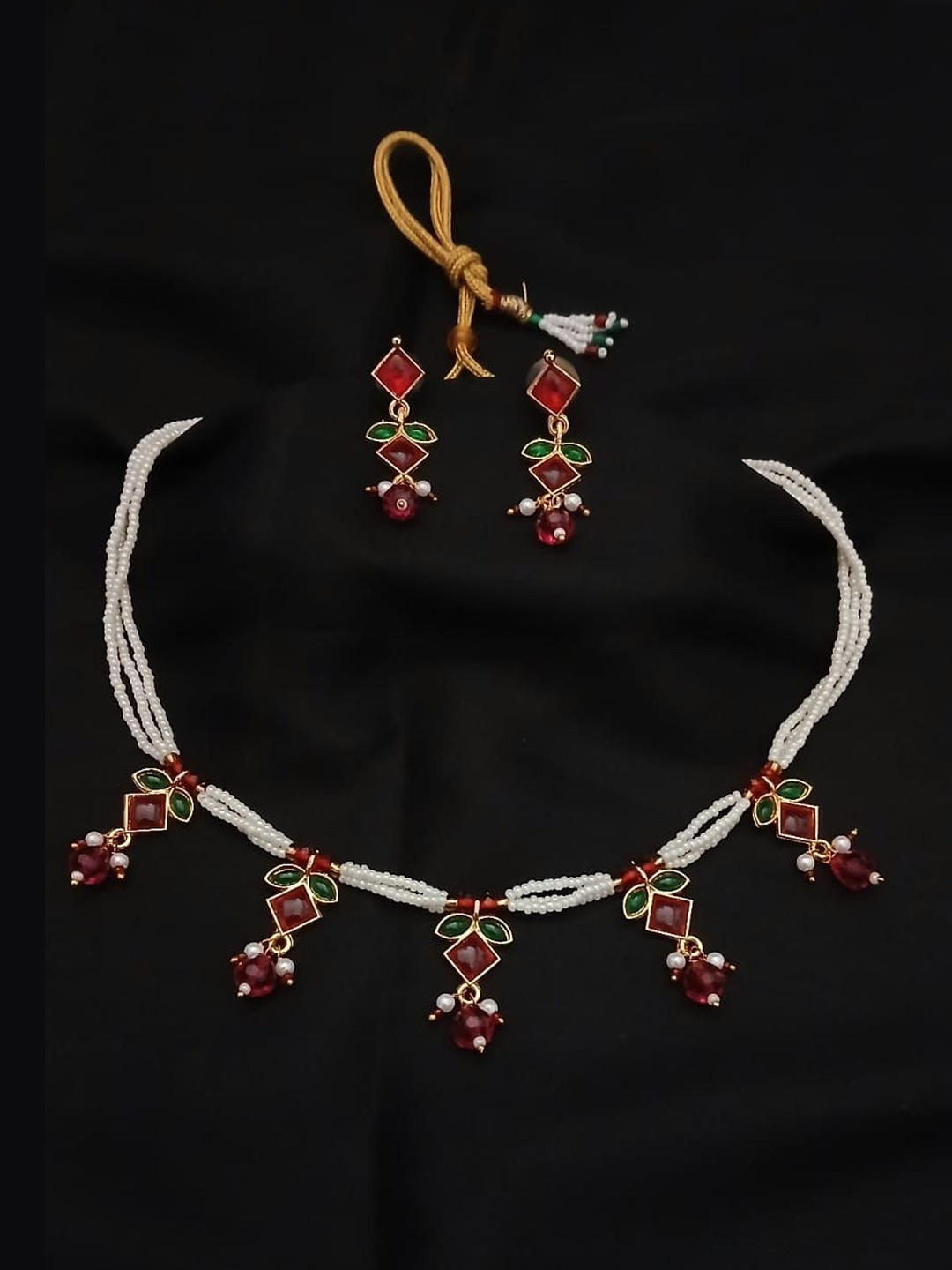 flying beads Women Gold Plated Jodhpuri AD Stud Beaded Necklace With With Earrings Set