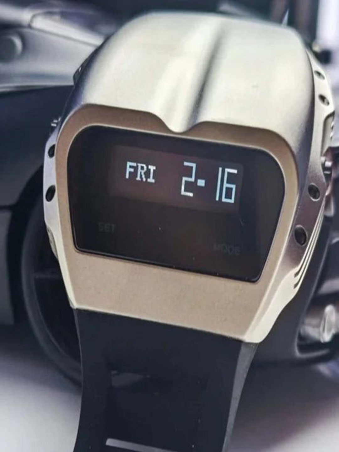 ZAADRAN Unisex Dial & Straps Digital Automatic Watch Old Retro Silver Black