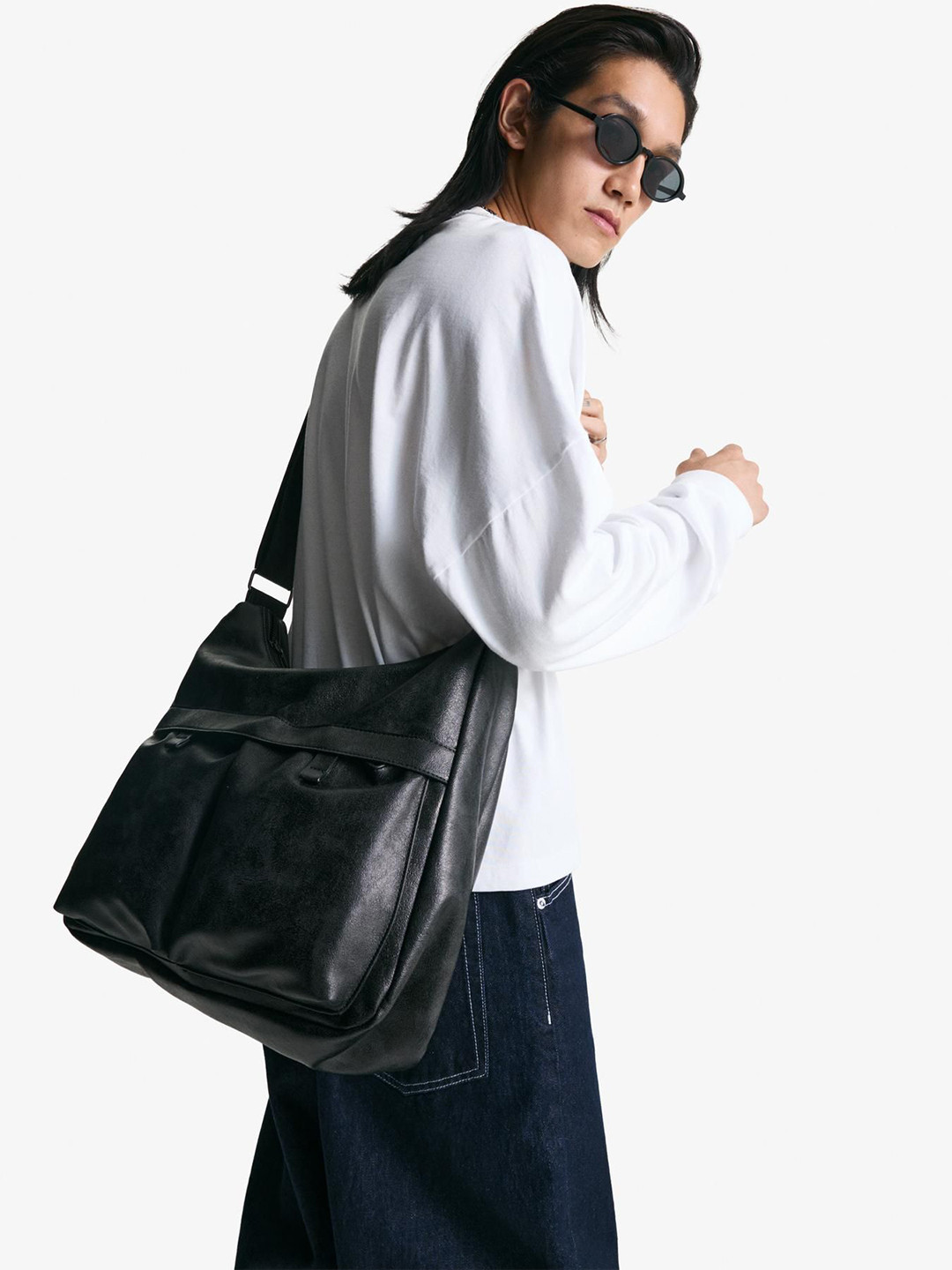 Bershka Men Solid Crossbody Shoulder Bag