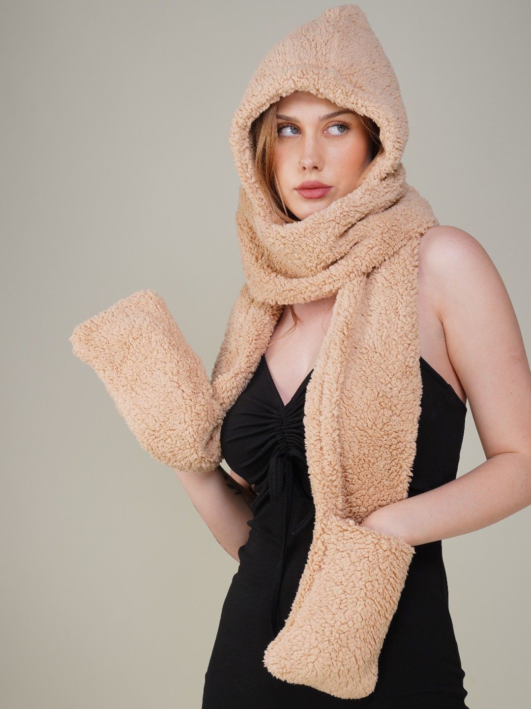 1TO FINITY Women Scarf Ear Cap Woollen Beanie