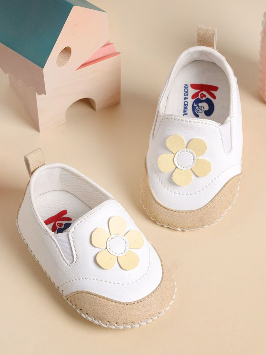 KICKS & CRAWL Girls Daisy Cotton Booties