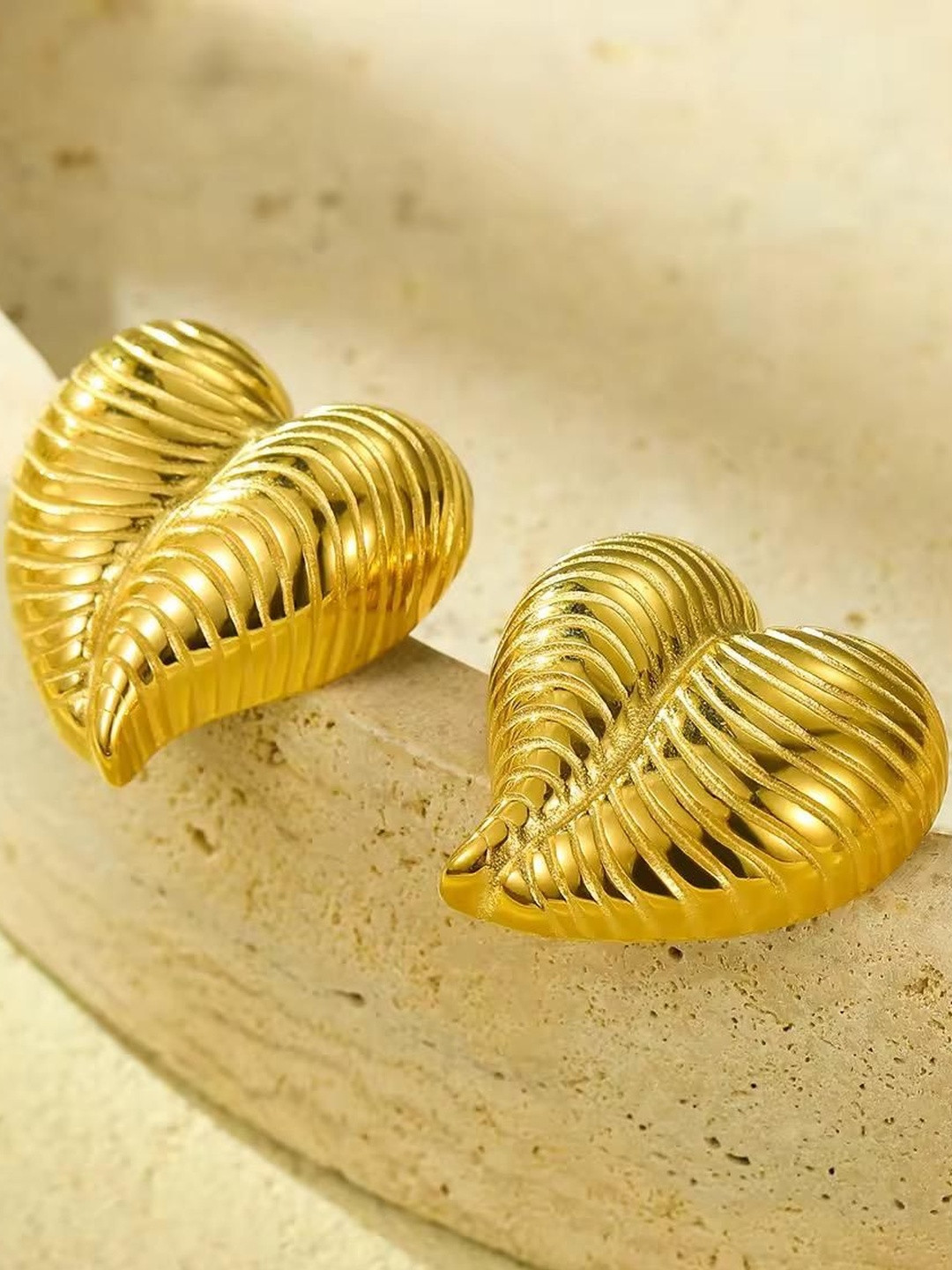 TANLOOMS Women Anti-tarnish Heart Shaped Stud Earrings