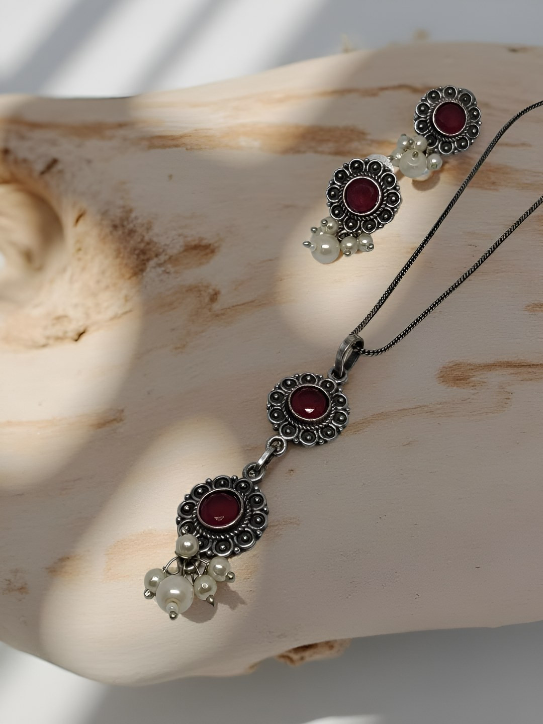VYRA JEWELLERY Oxidized pendant with earing