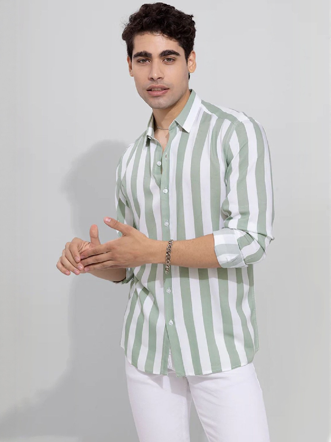 Eleni Trendz Men White & Green Striped Casual Shirt