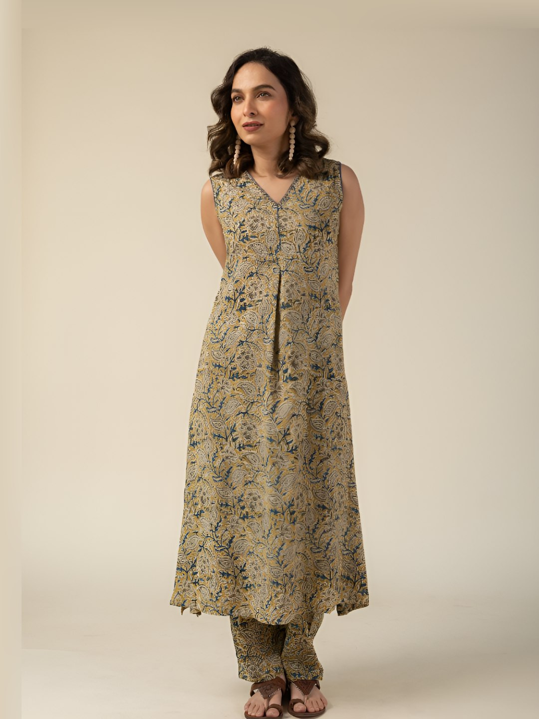 KUSVAA Geeta Women Floral Kalamkari Printed Regular Kurta with Palazzo