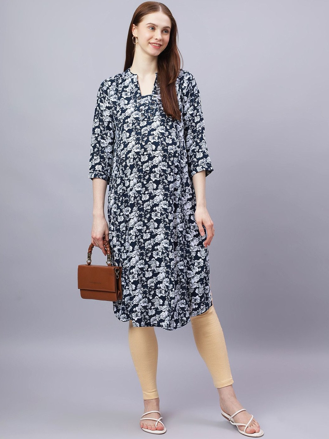 Mammas Maternity Women Printed V-Neck Maternity Kurti
