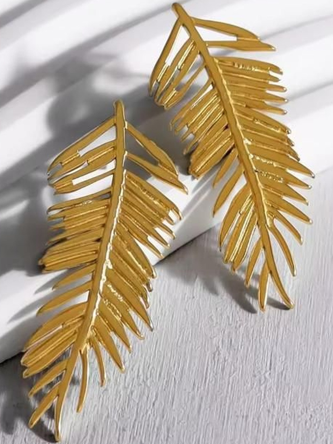 MADDY SPACE Stainless Steel Gold-Plated Anti-tarnish Feather Shaped Studs