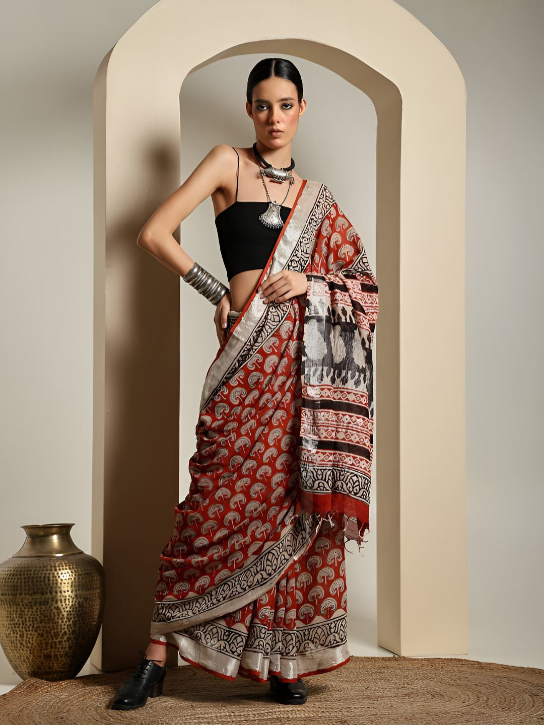 DESI VIDESI Ethnic Motifs Printed Bagru Saree