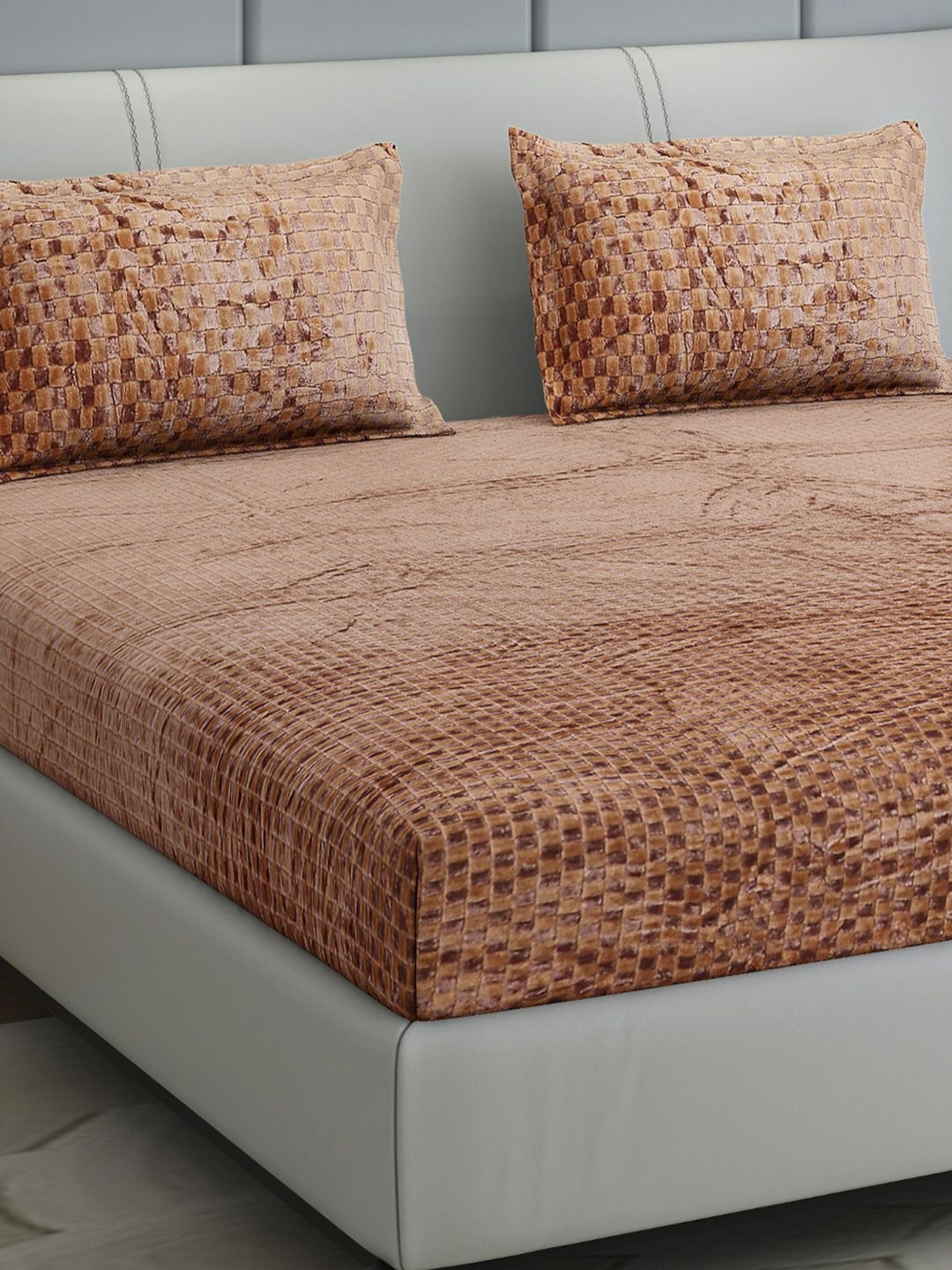 Monte Carlo Orange Geometric 300 TC King Bedsheet with 2 Pillow Covers 393 GSM