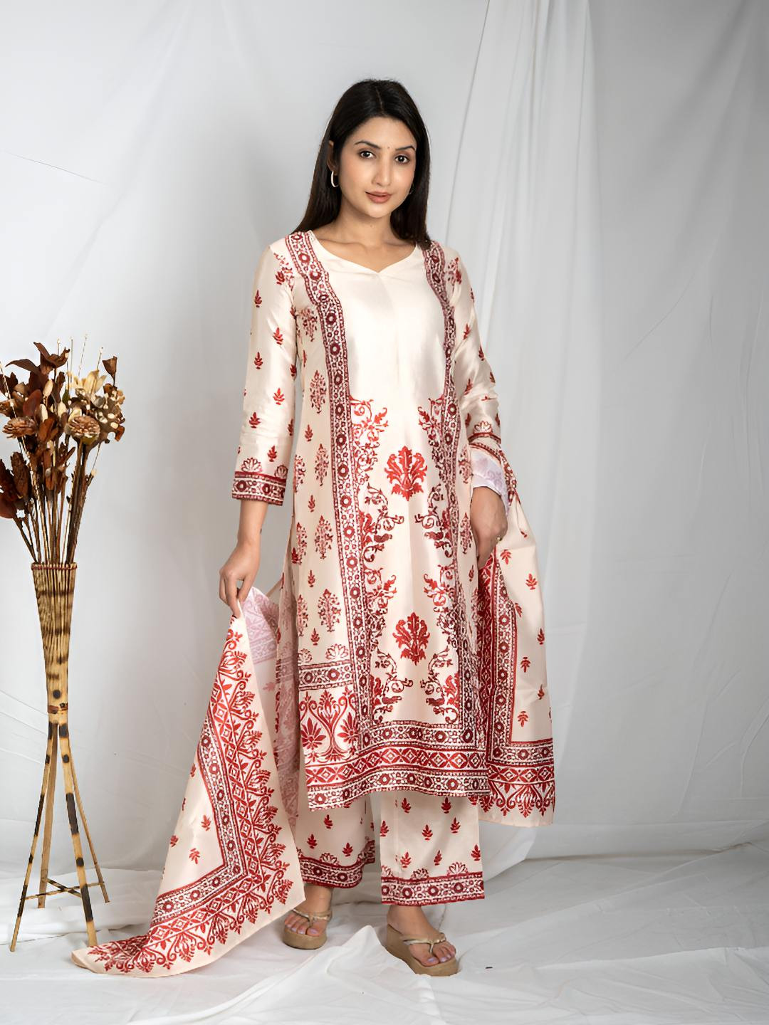 Noia Ethnic Motifs Printed V-Neck Straight Kurta With Palazzos & Dupatta