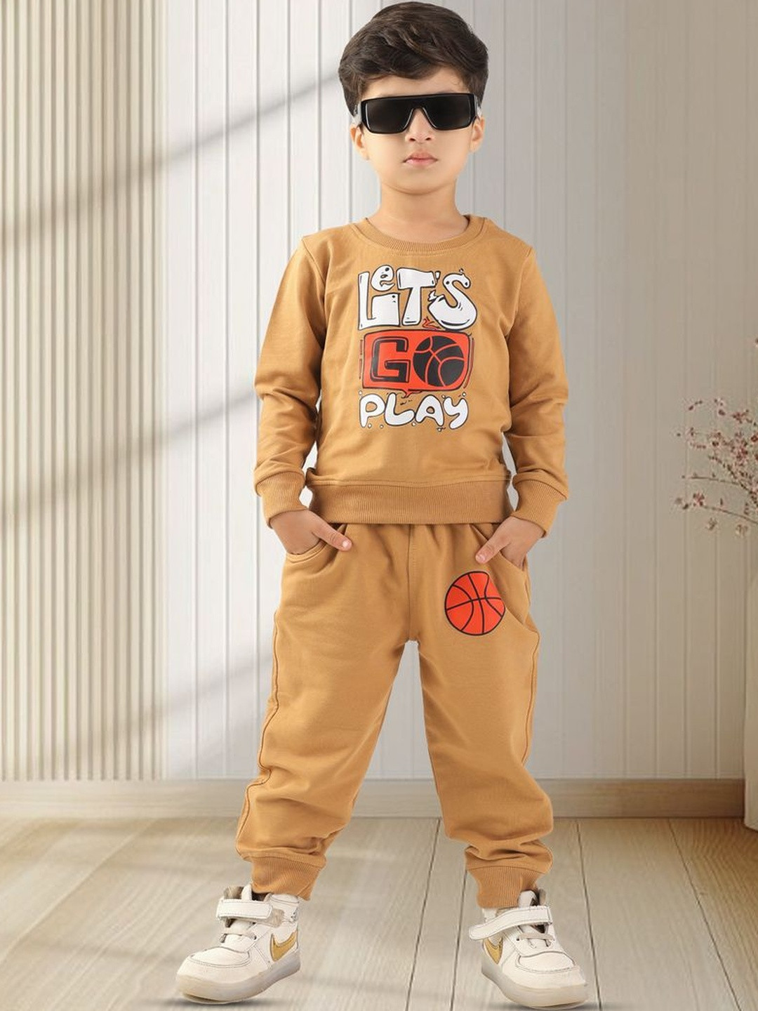 BABY CLOSET Kids Printed T-Shirt With Joggers
