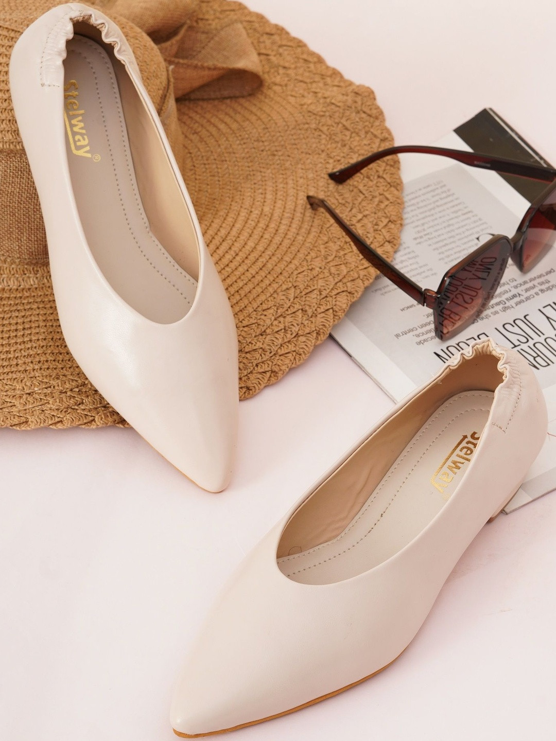 STELWAY Off-White Pointed Toe Ballerinas