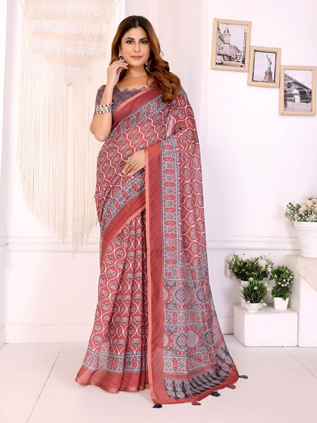 MANSHA GARMENT Ethnic Motifs Saree