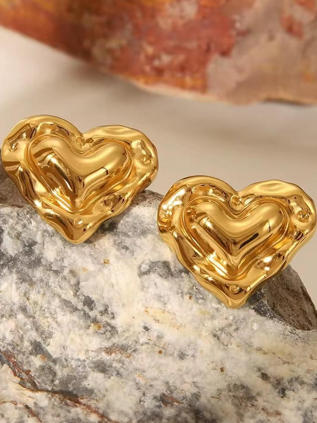 MADDY SPACE Stainless Steel Gold-Plated Anti-tarnish Heart Shaped Studs