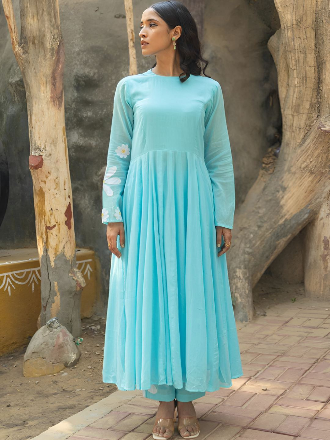 TERHA TAALI Women Floral Embroidered Pure Cotton Kurta With Trousers & Dupatta