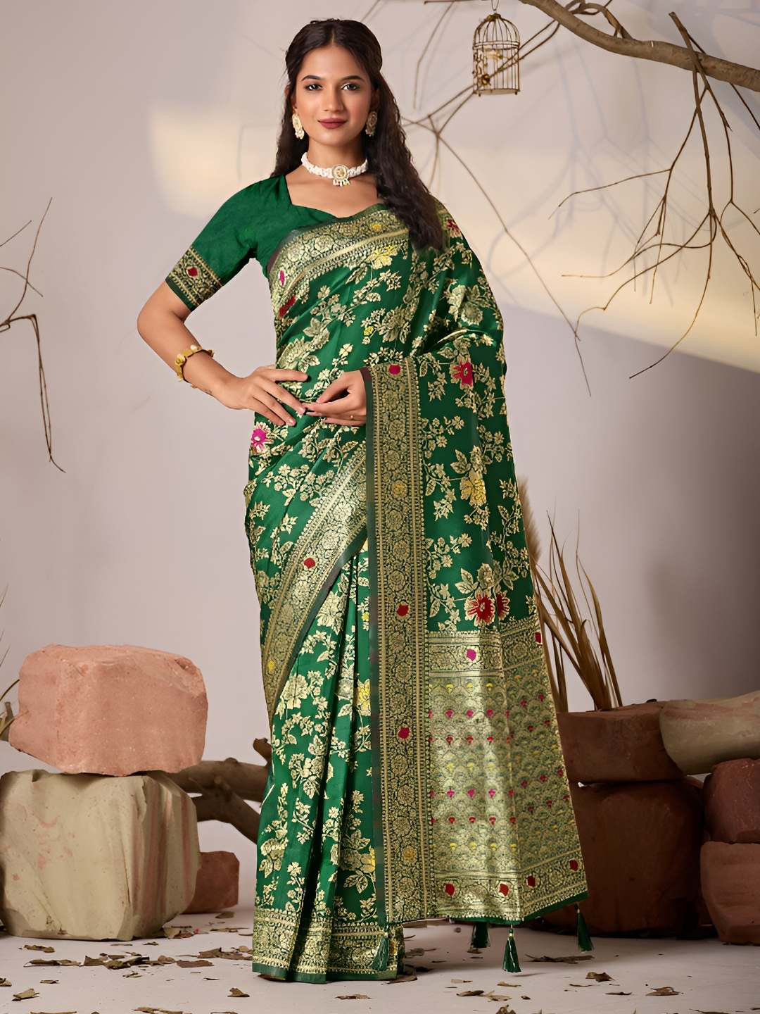 TINA FASHION Floral Woven Design Zari Banarasi Saree