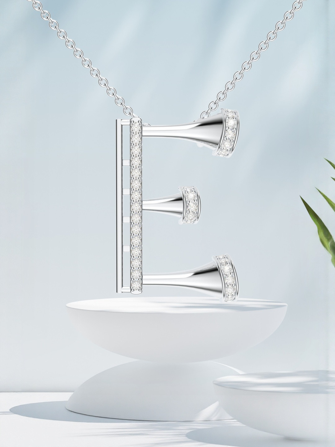 Kicky And Perky 925 Sterling Silver Mossianite Studded Comtemporary Pendant With Chain