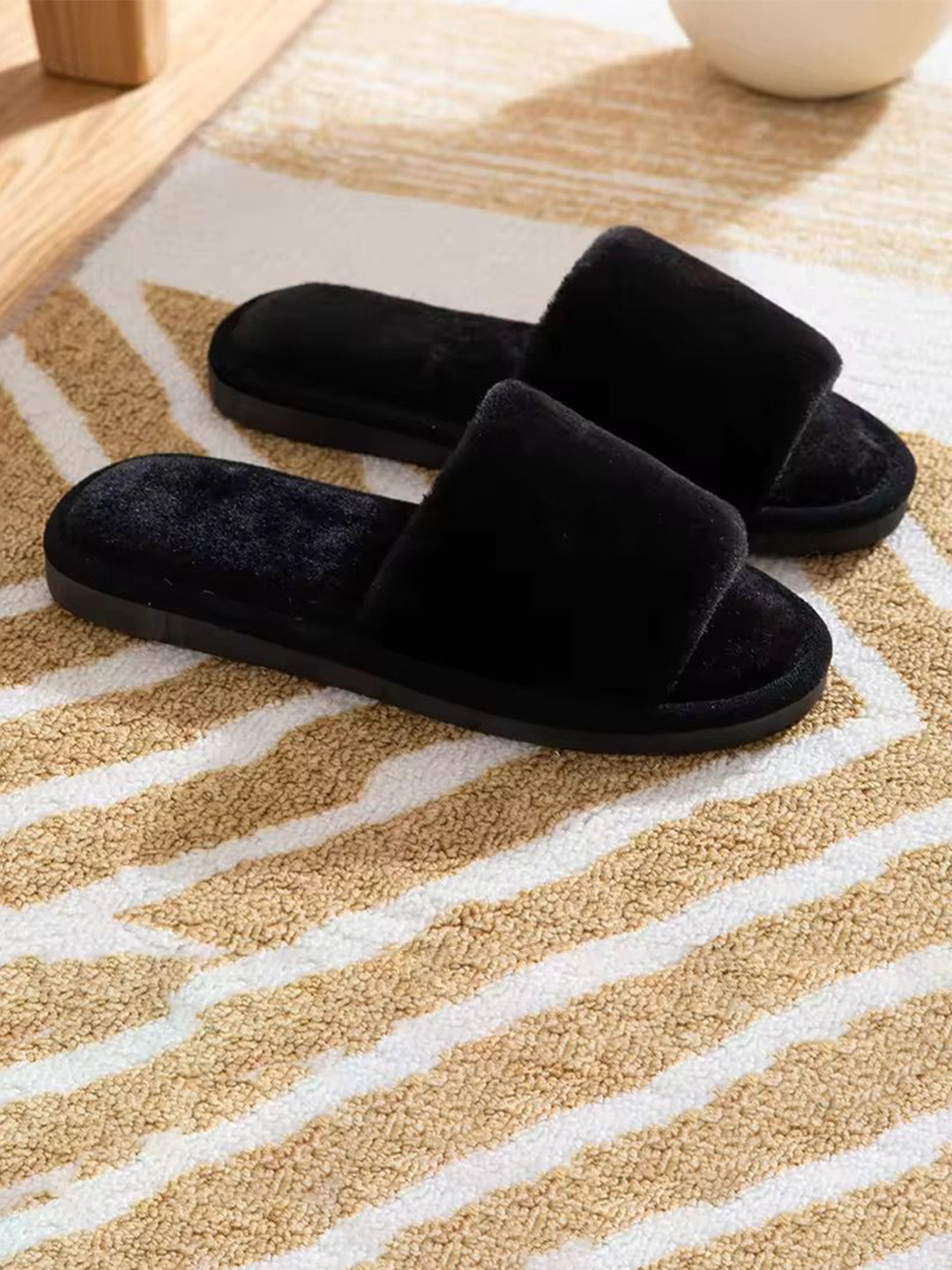 WOLVESDEN Women Winter Room Slippers