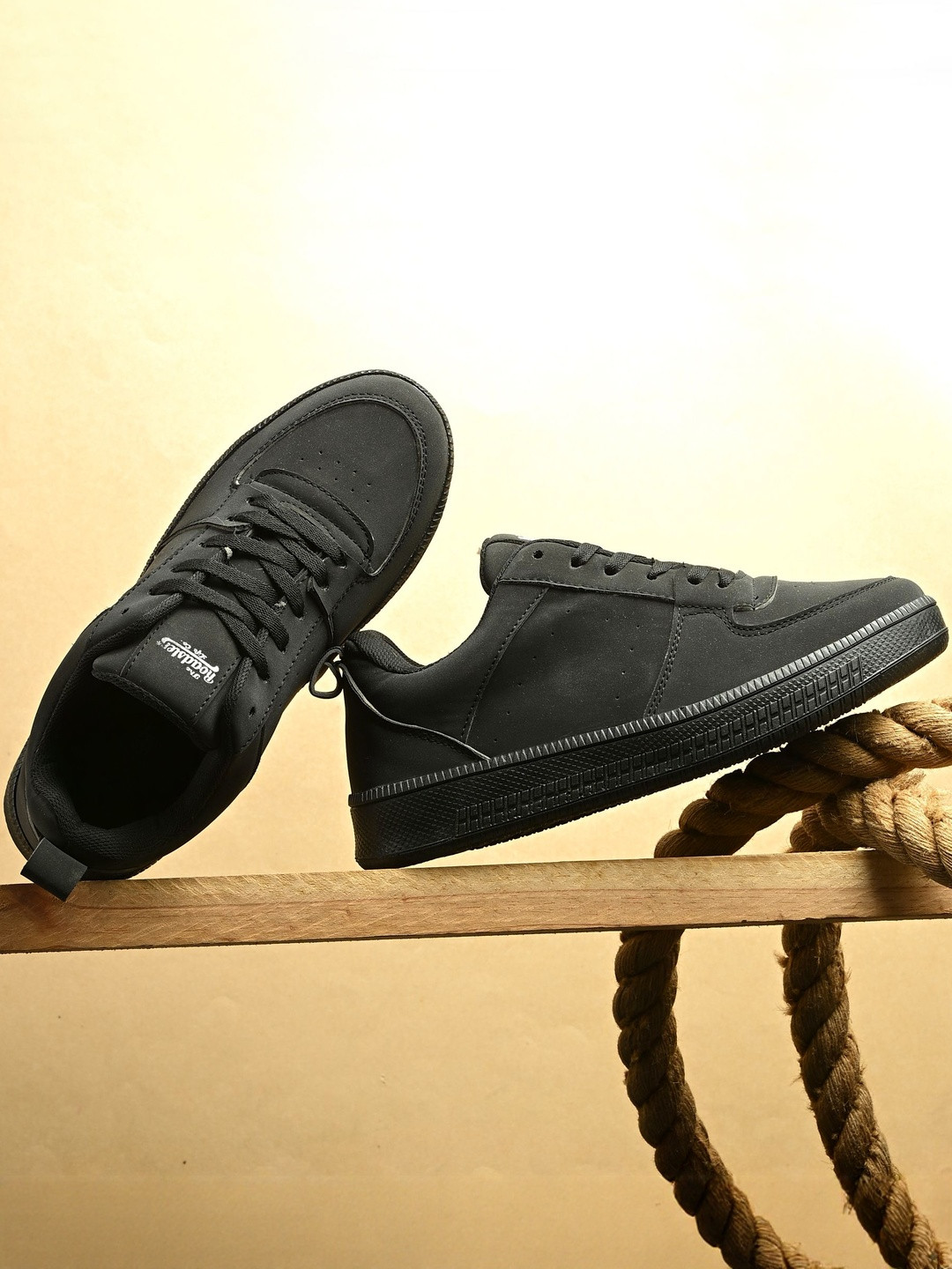Roadster Men Black Round Toe Solid Comfort Insole Synthetic Lace-Ups Casual Sneaker