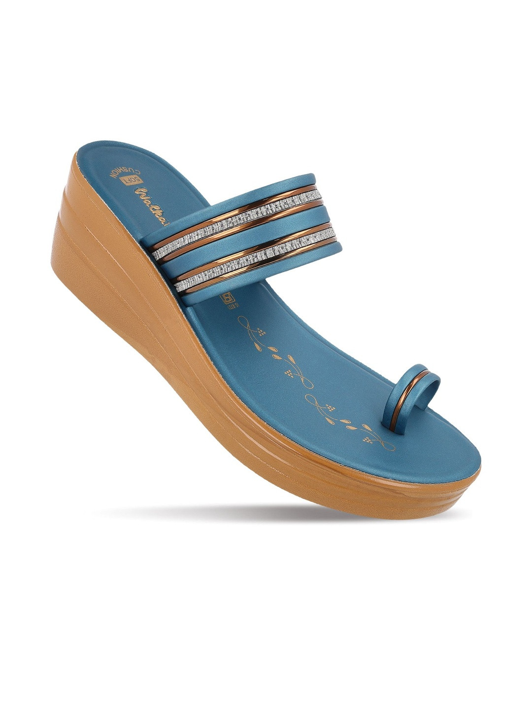 Walkaroo Women Embellished One Toe Platform Sandals