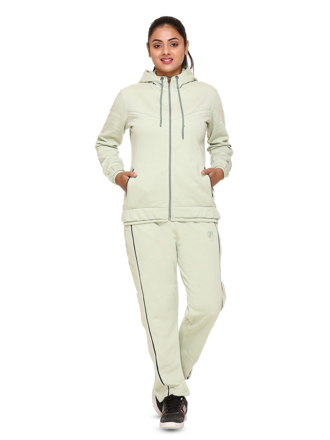 WOOL 4U Women Hooded Winterwear Tracksuit