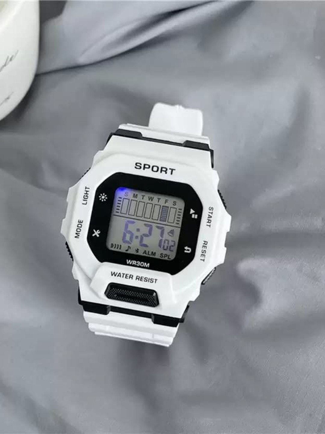 Blutech Men Rectangular Dial & Regular Straps Digital Watch DashWhte3