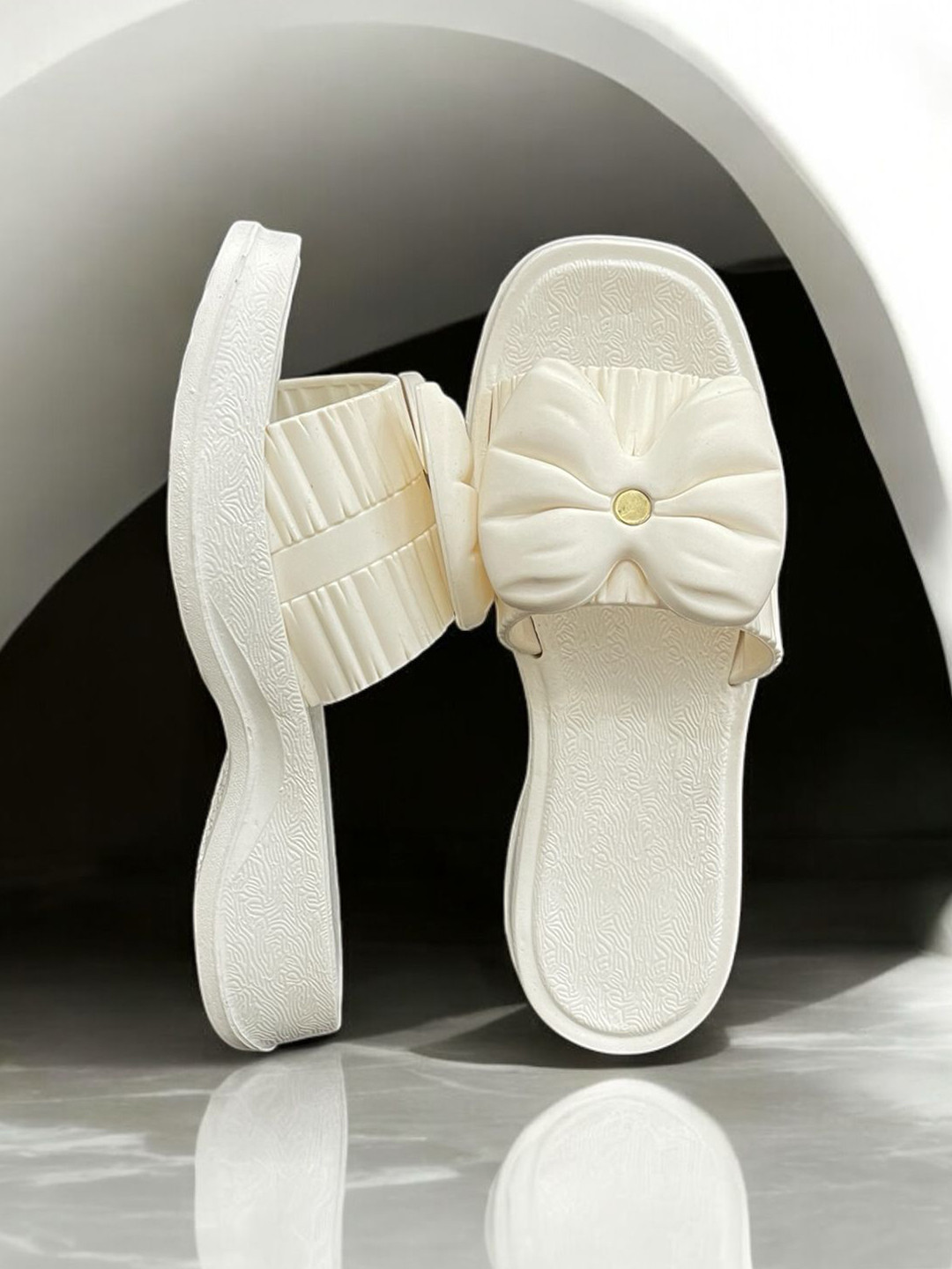 glitchez Women Self Design Sliders