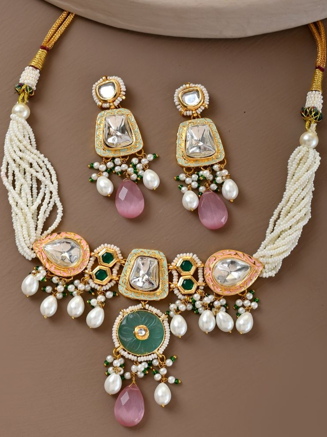 DASTOOR Gold-Plated Kundan Stone Studded Necklace & Earrings Set